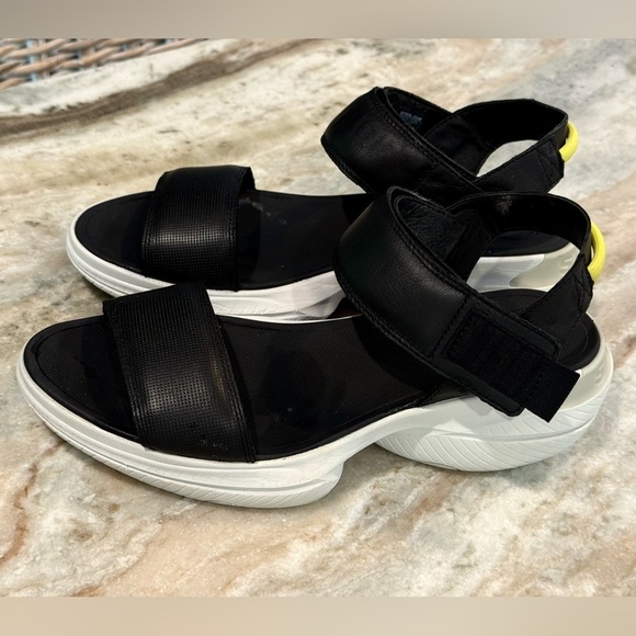 Women’s SOREL Explorer Blitz stride black sandals- Size 9 - Picture 9 of 11